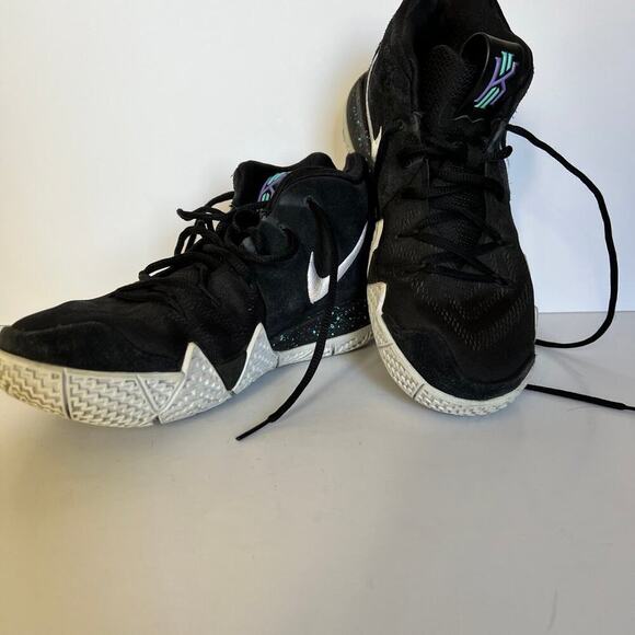 Nike Kyrie 4, men’s size 8 1/2 basketball shoes, black main image 7